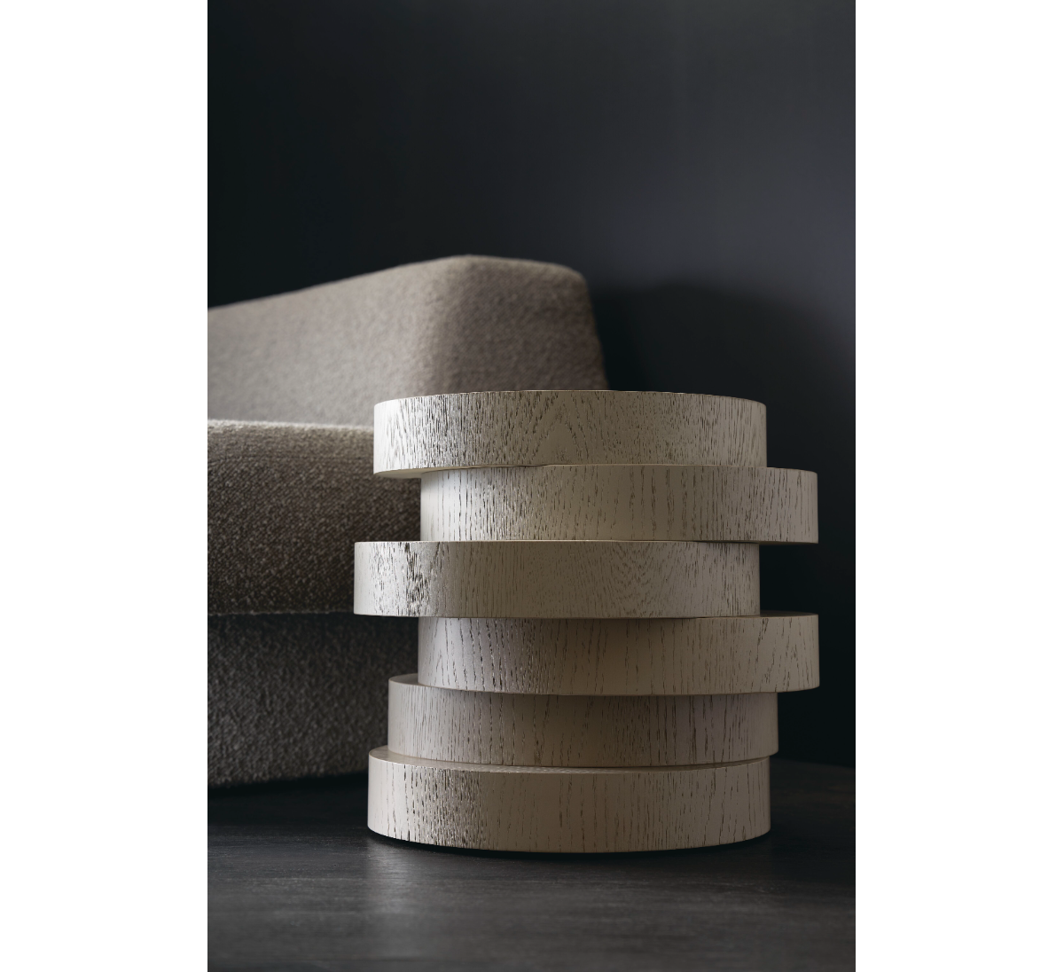 Приставной столик RONA Andrew Martin, стоимость 229 500 руб.  Фотография 1